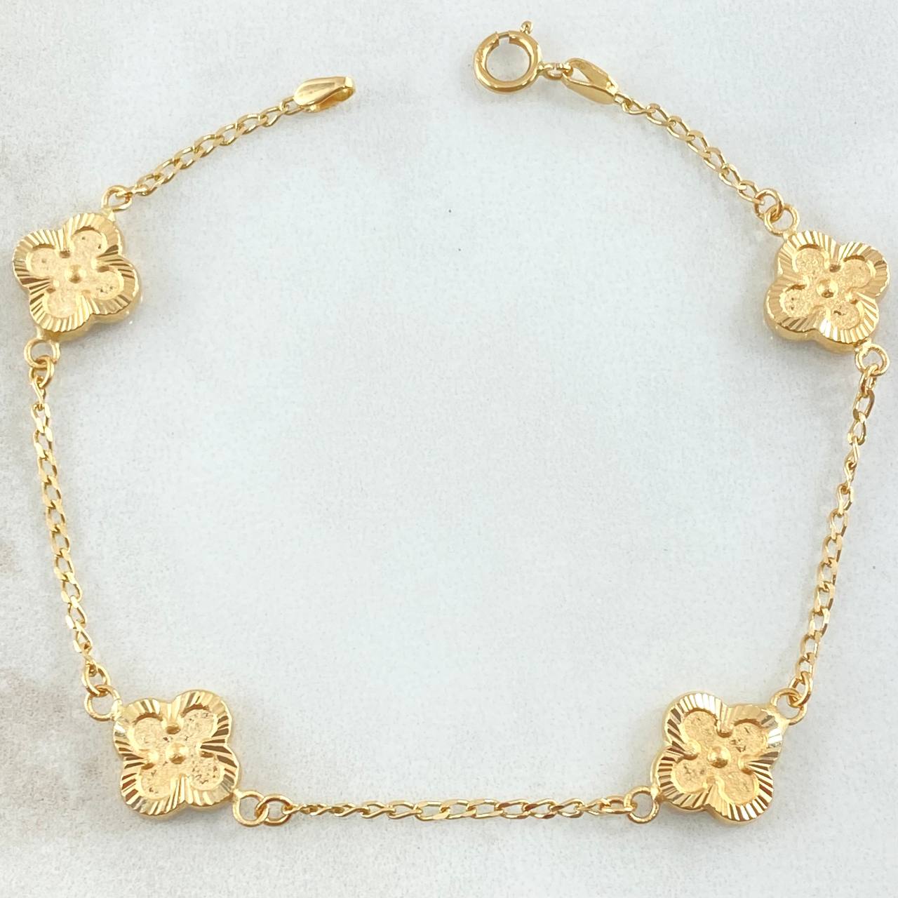 Pulso Trebol Dorado 3.2gr / 18.5cm / Oro Amarillo 18K ©
