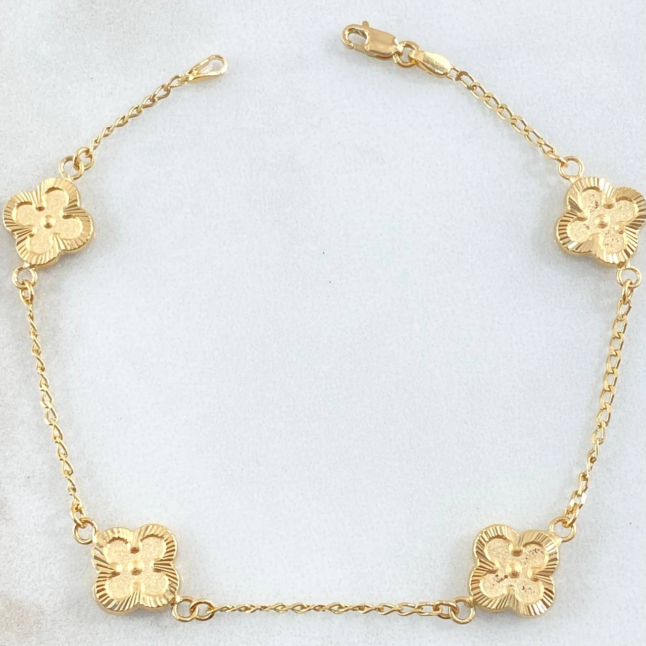 Clover Bracelet 3.45gr / 7.3in / 18K Gold