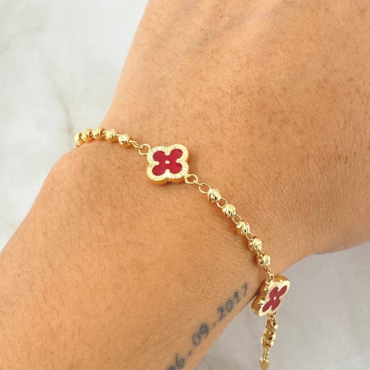 Pulso Trebol Rojo 4.55gr / 20cm / Oro Amarillo 18K *