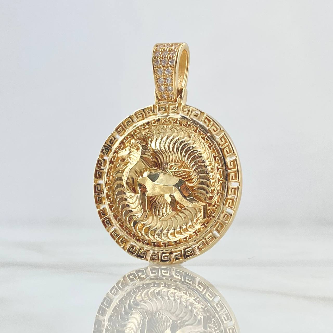 Pendant Lion Spiral Striped Medallion 14.1gr / 4cm / Yellow Gold 18K Relief ©