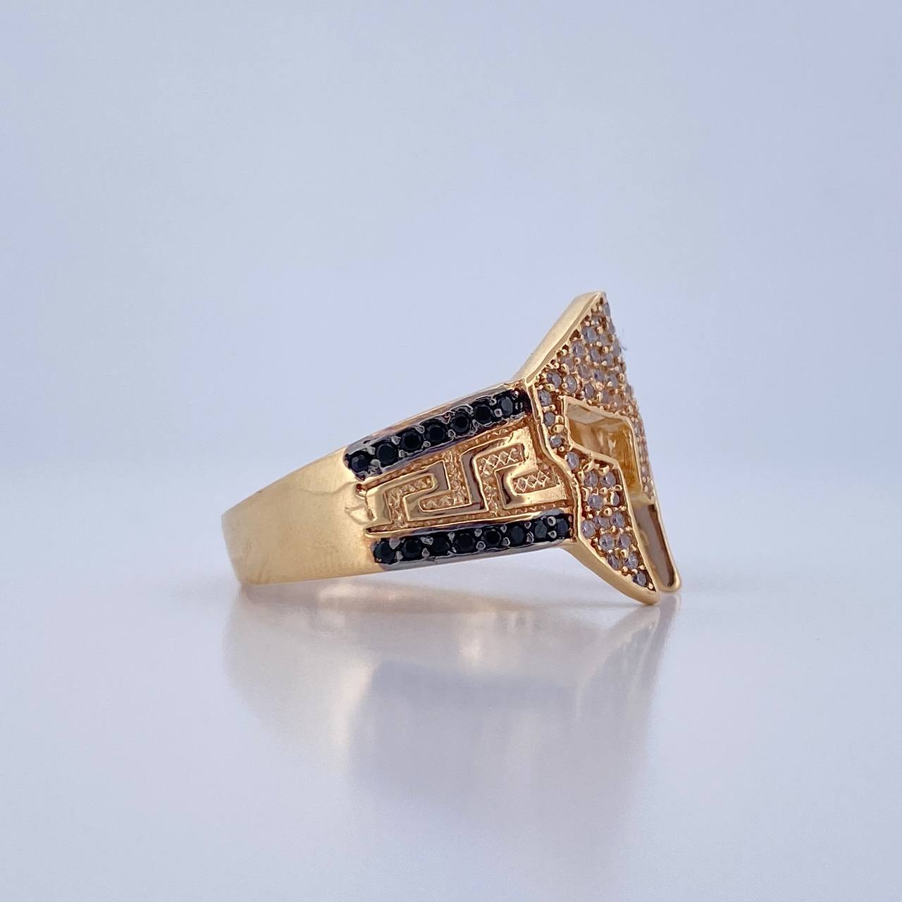 Anillo Casco De Gladiador 8.7gr / T11 / Circones Negros Blancos Dos Oros Negro Amarillo 18K &