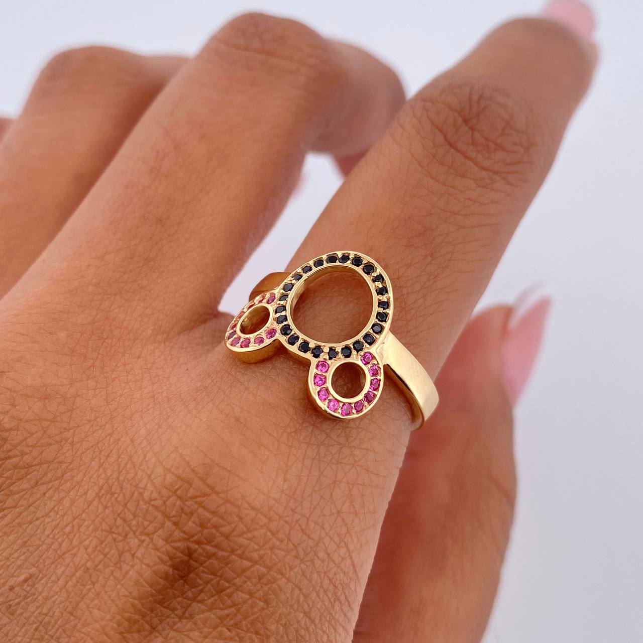 Mouse Ring 2.6gr / T6 1/2 / Fuchsia and Black Zircons 18K Gold &