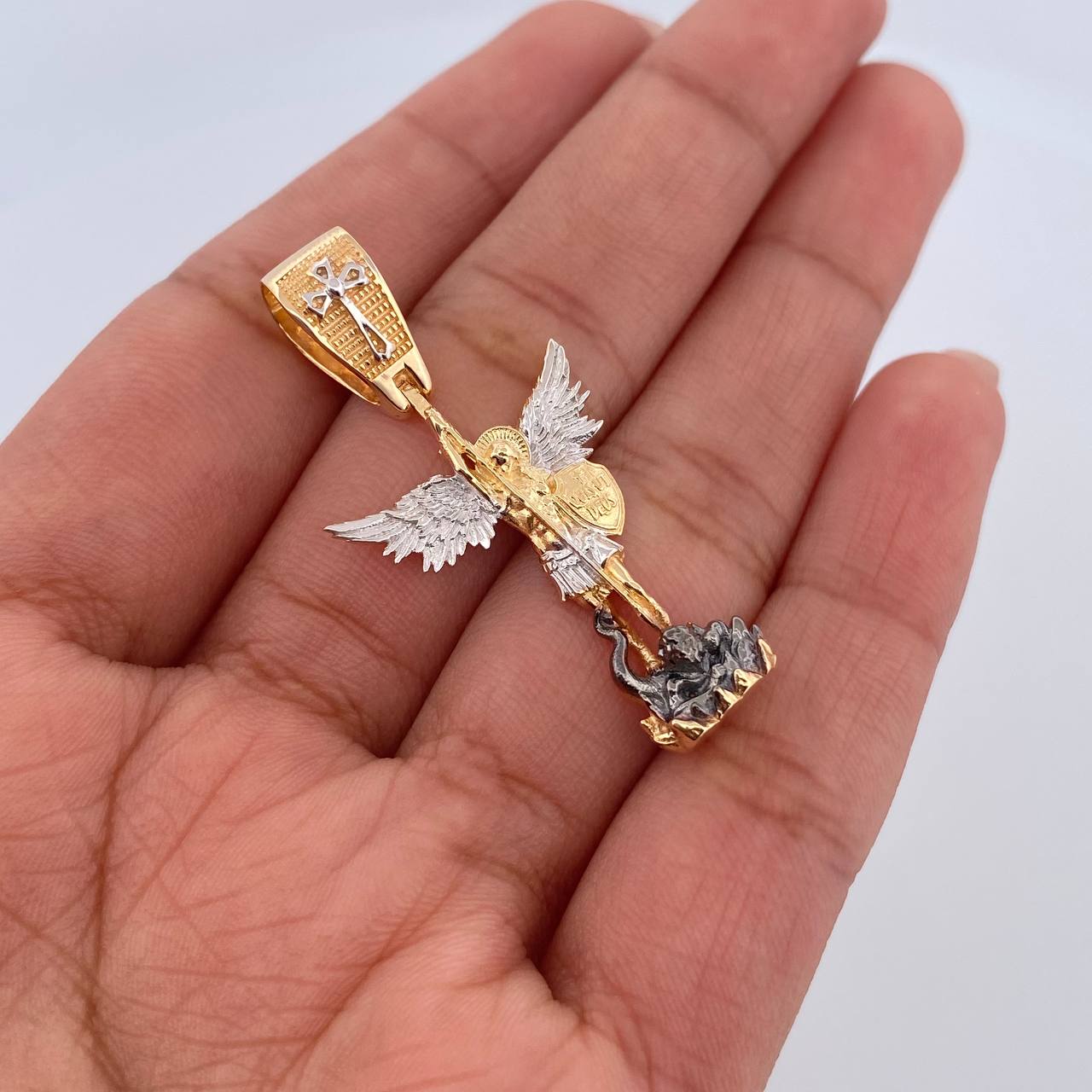Pendant Saint Michael Archangel 5gr / 1.5in / Three 18K Gold &