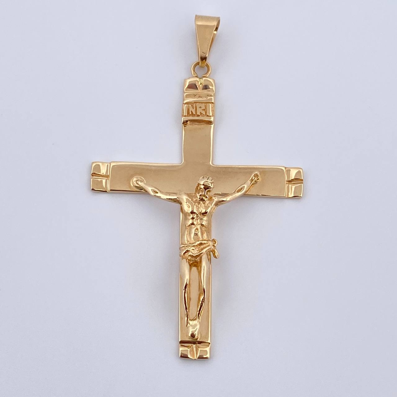 Dije Cruz Cristo 7.1gr / 5.4cm / Liso Oro Amarillo 18K &