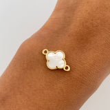 Charm Clover 1.15gr / 0.7in / White Mother-of-Pearl 18K Gold &