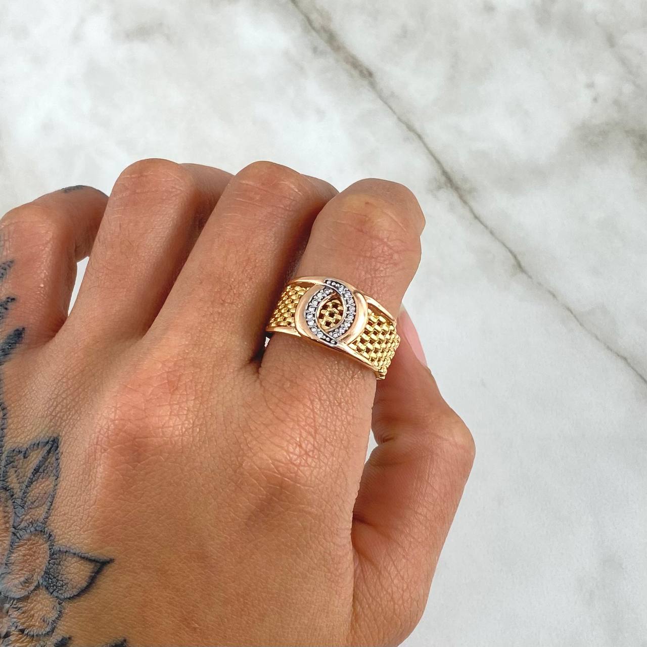 Ring Hoop Sickle Forked 4.85gr / Size 7 / White Zircons Three 18K Golds *