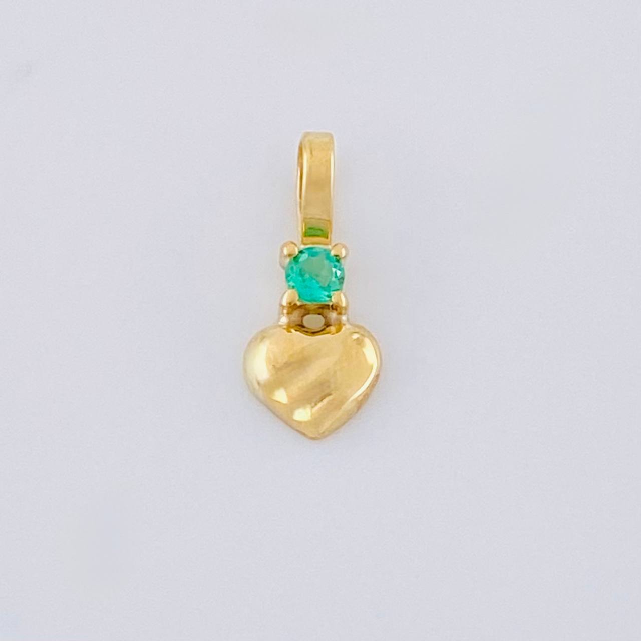 Dije Corazón Esmeralda 3 Pts 0.2 g / 1/2 in Oro Amarillo 18K