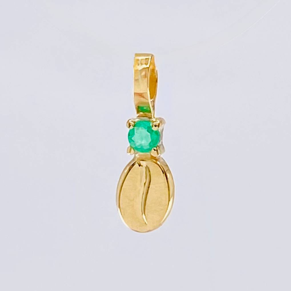 Pendant Coffee Bean Emerald 3 Pts 0.2 g / 1/2 in Yellow Gold 18K