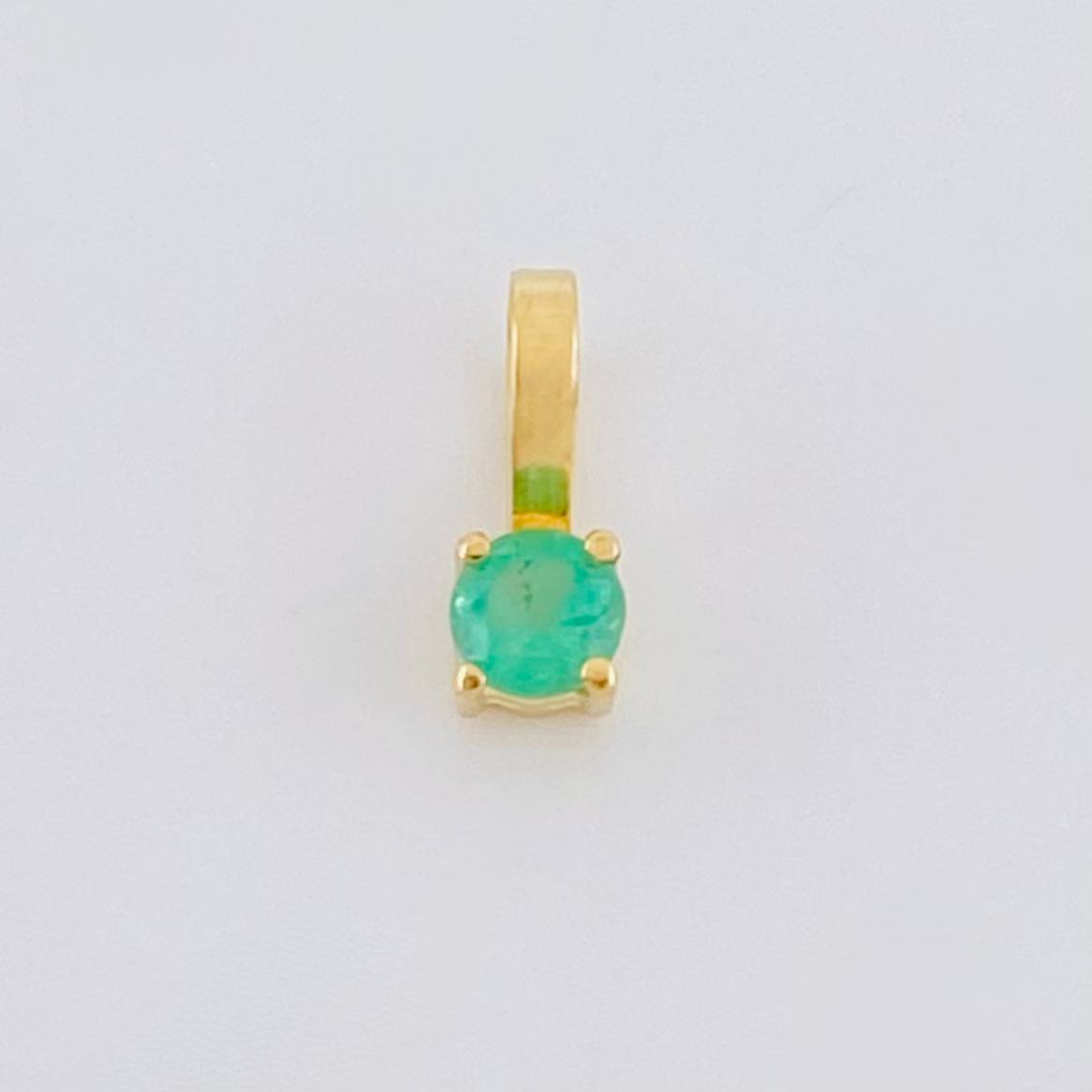 Pendant Four Claws Emerald 8 Pts 0.15 g / 1/4 in Yellow Gold 18K