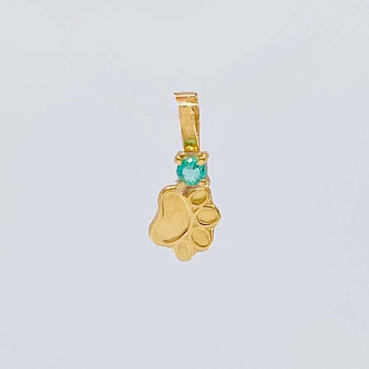 Dije Huella Esmeralda 3 Pts 0.2 g / 1/2 in Oro Amarillo 18K