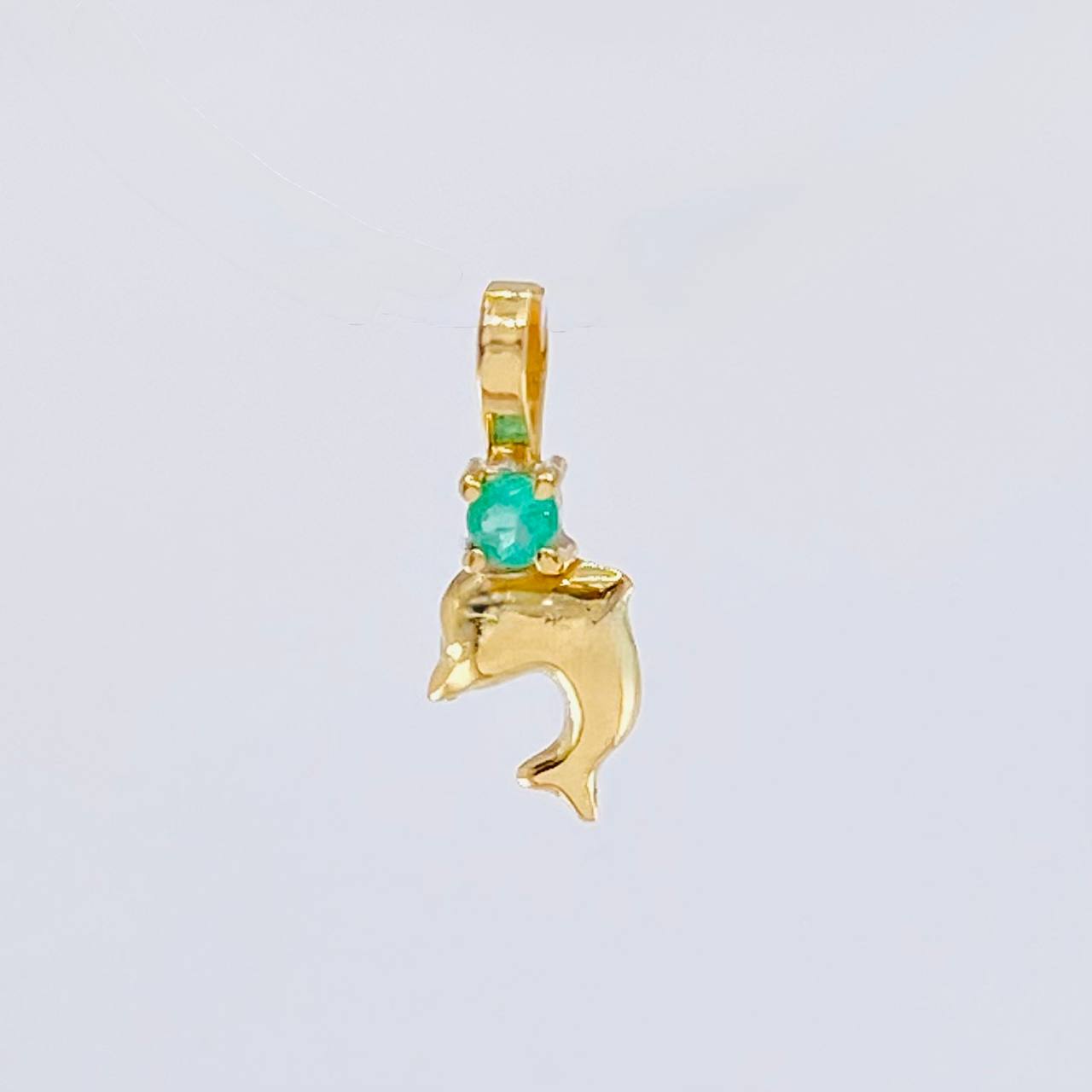 Pendant Dolphin Emerald 3 Pts 0.2 g / 1/2 in Yellow Gold 18K