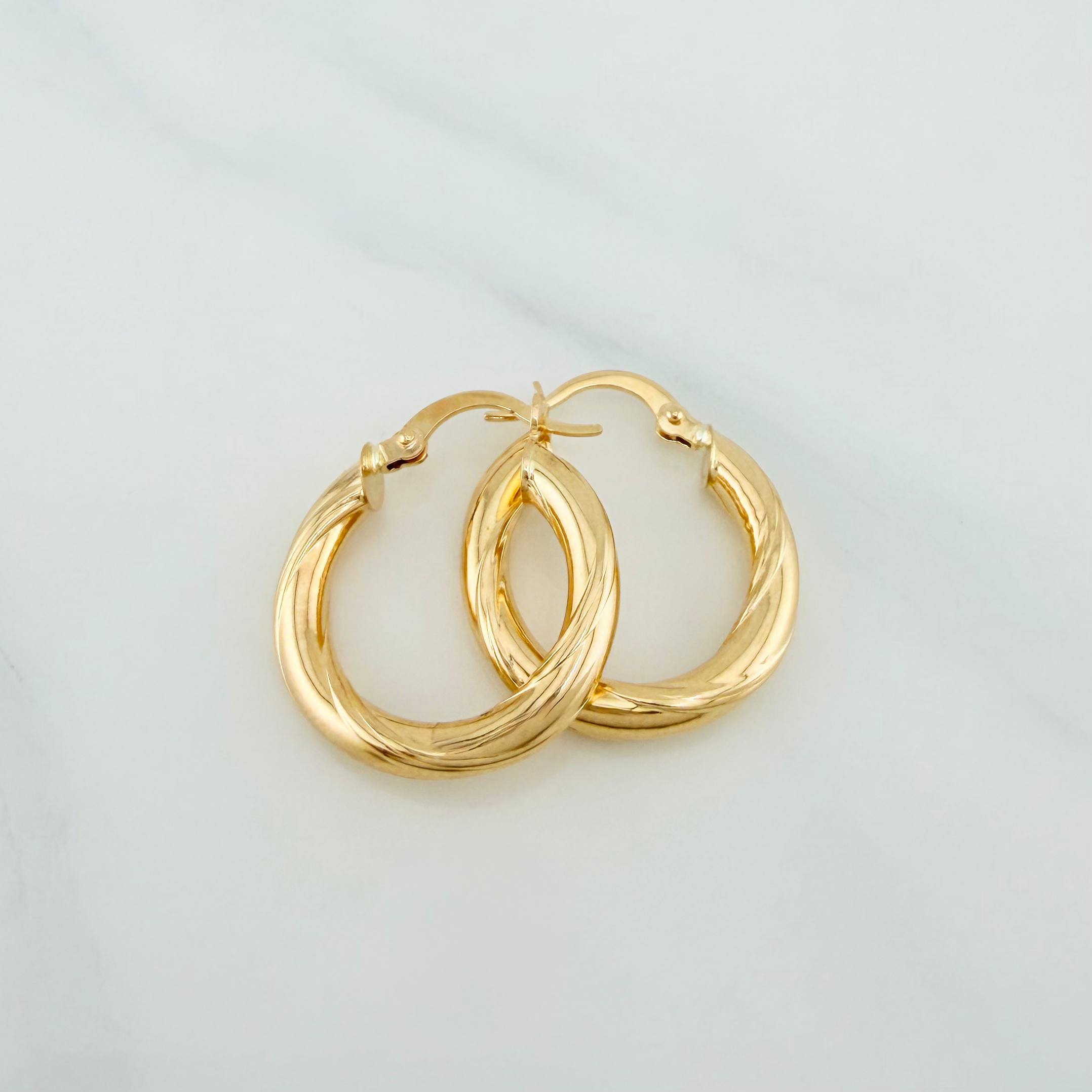 Candongas Mary 2.4 g / 1 in Oro Amarillo 18K