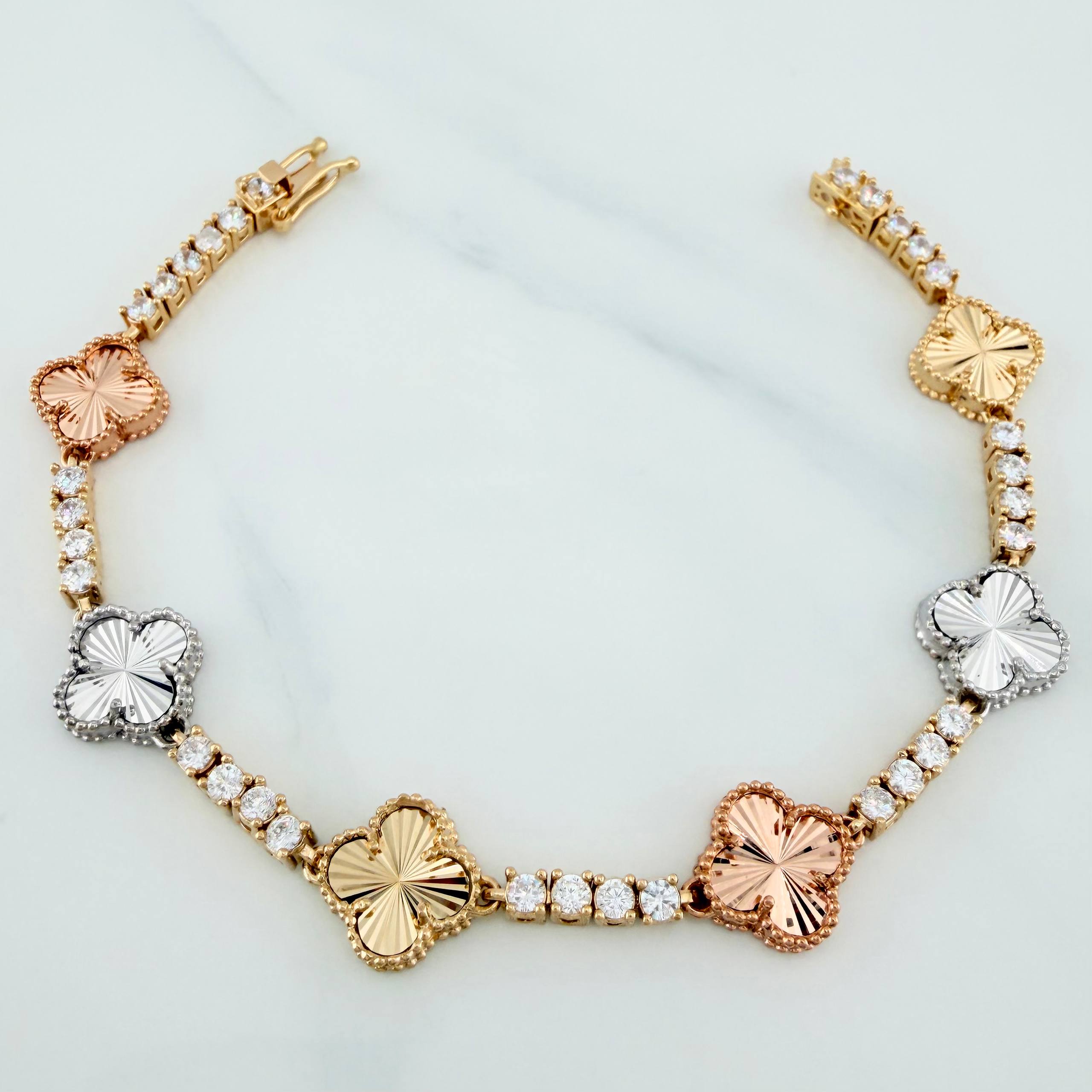 Tennis Bracelet Clover 15.45 g / 7 1/2 in / 2.9 mm Three Golds 18K