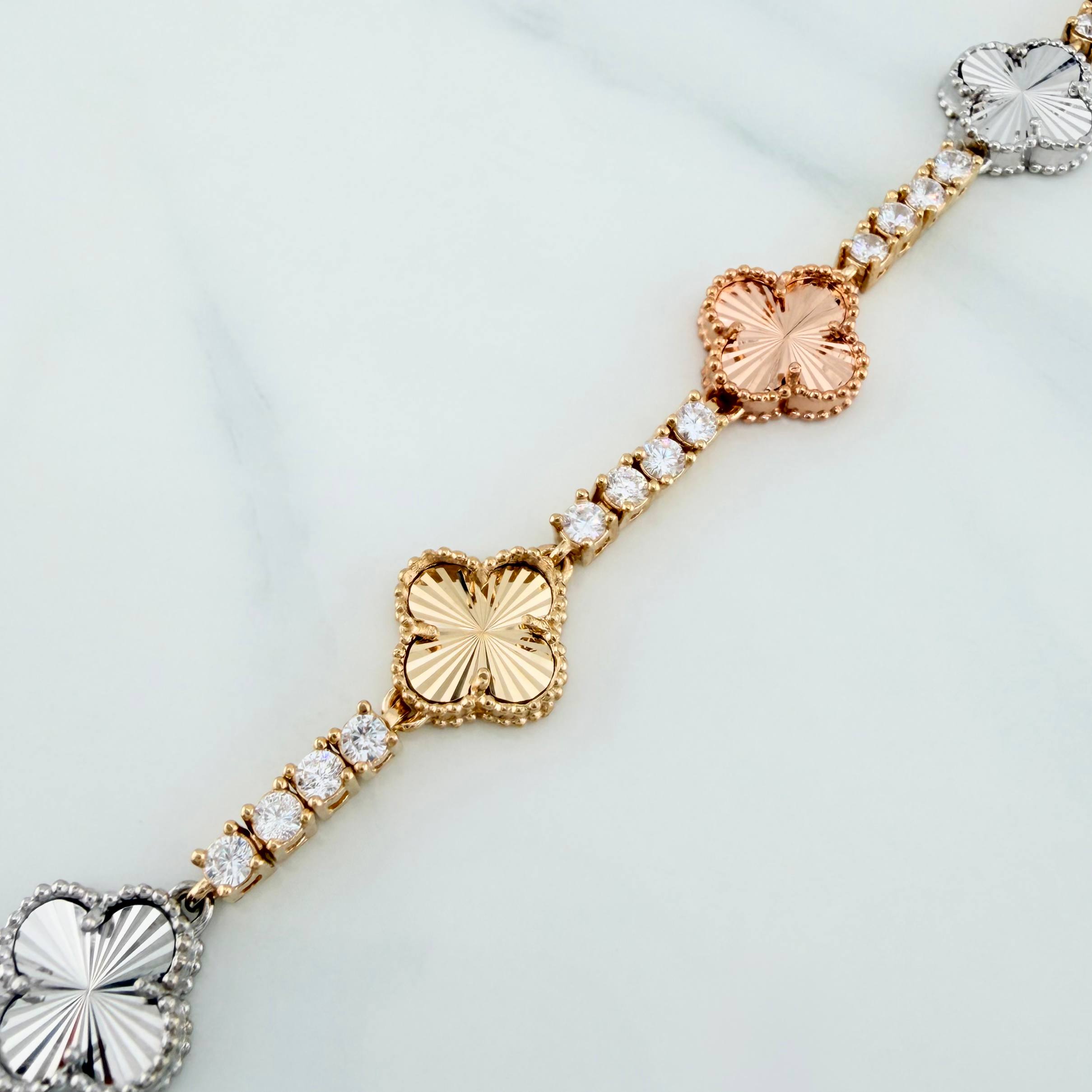 Tennis Bracelet Clover 15.45 g / 7 1/2 in / 2.9 mm Three Golds 18K