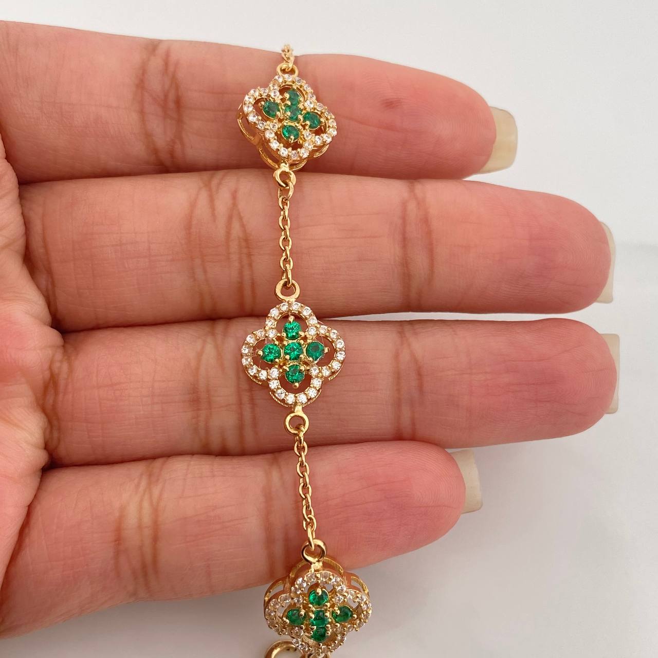 Pulso Trebol Aro Seguido 9.75 g / 7 1/2 in / 1.5 mm Oro Amarillo 18K