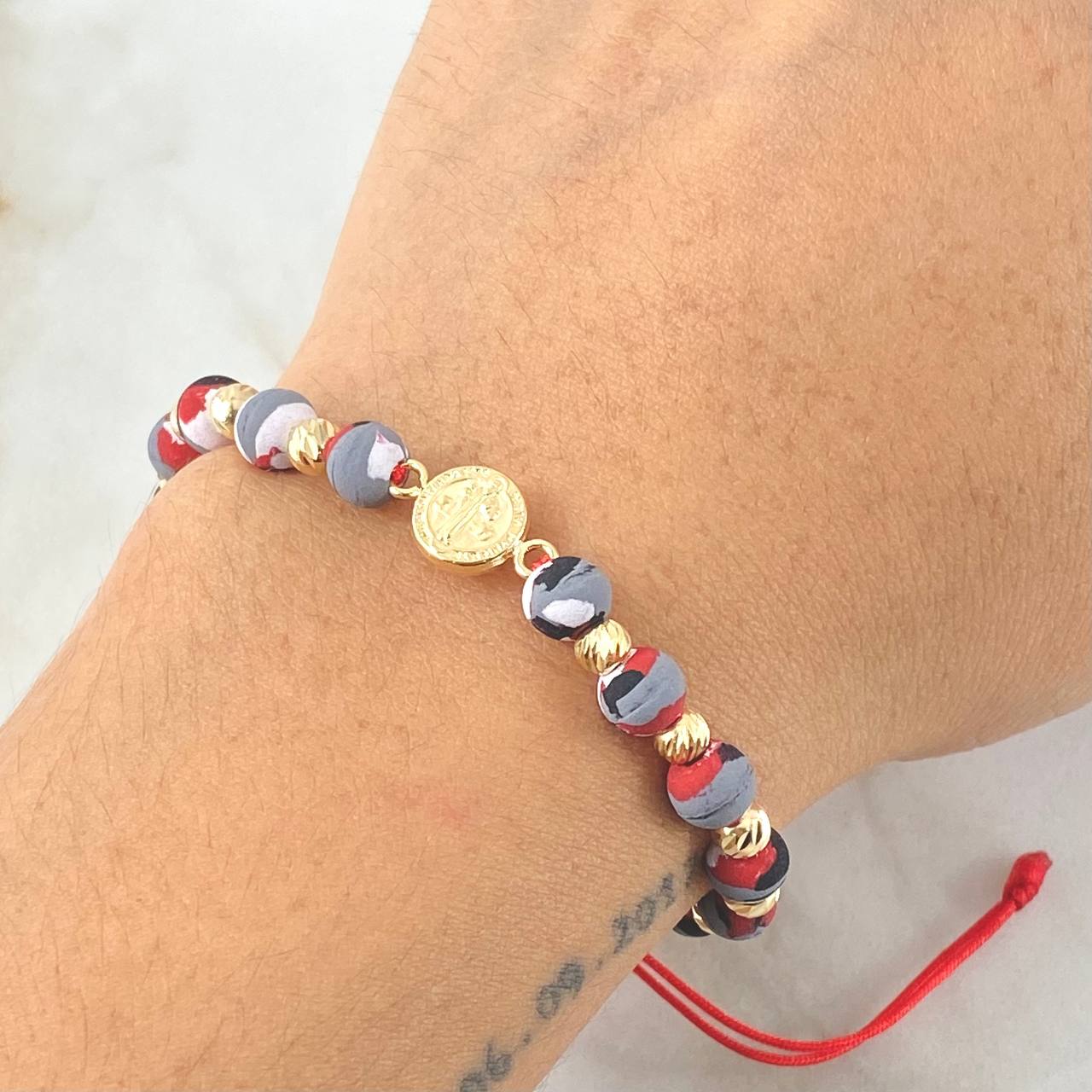 Red Bracelet Charm San Benito 1.7gr / 18K Yellow Gold ©