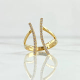 Pisces Hug Ring 3.15gr / Size 6 1/2 / White Zircons 18K Yellow Gold
