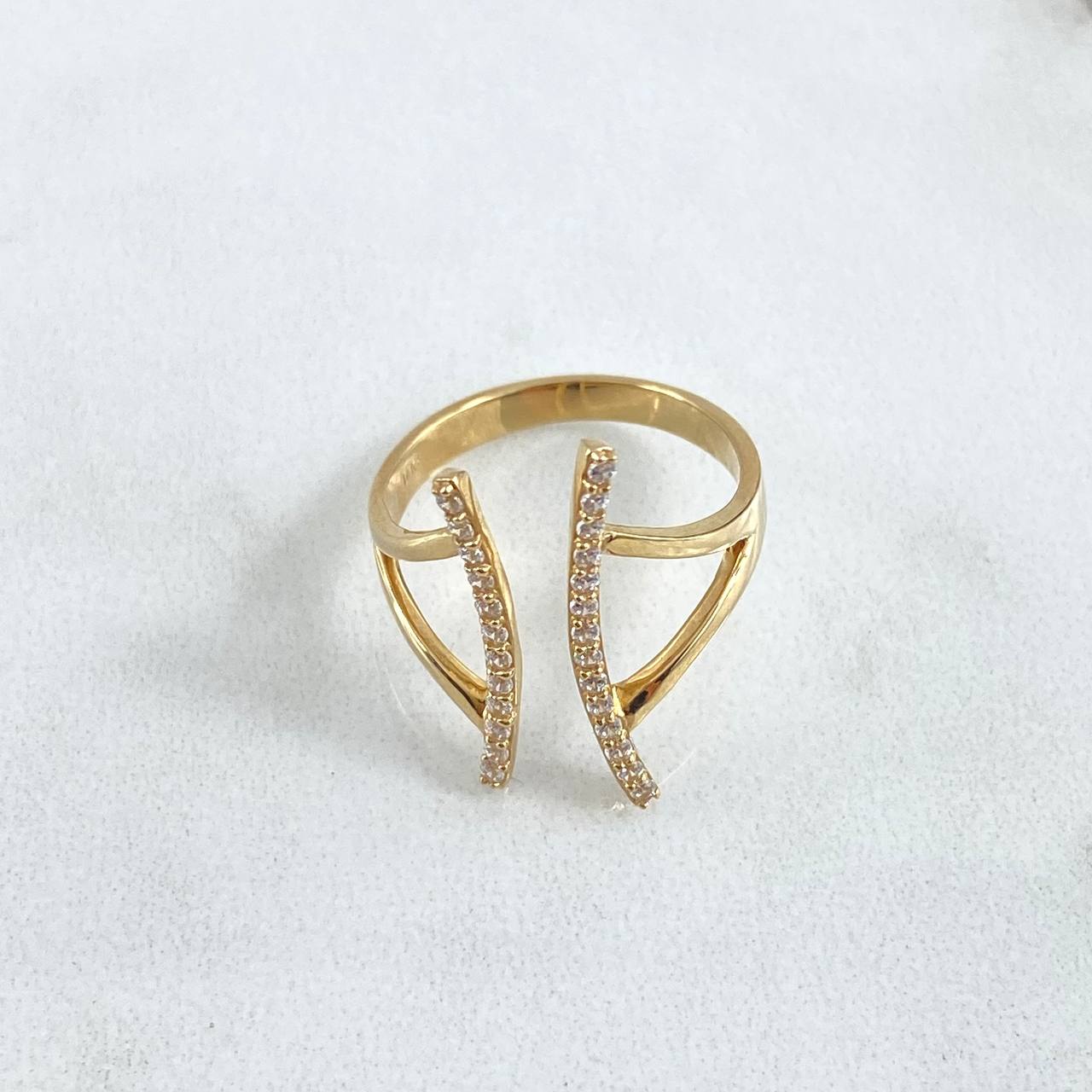 Pisces Hug Ring 3.15gr / Size 6 1/2 / White Zircons 18K Yellow Gold