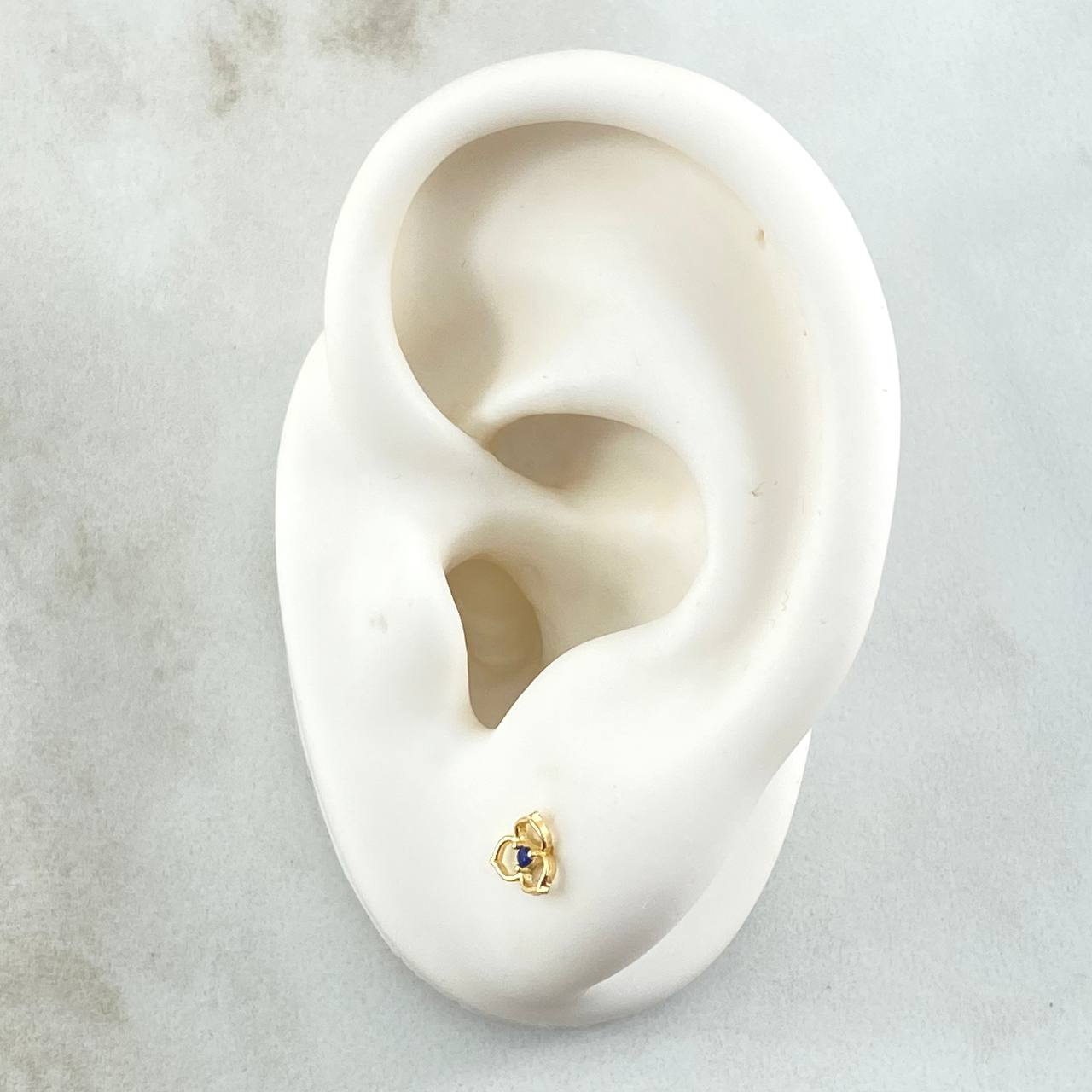 Stud Earrings Three-Petal Flower 0.55gr / 5mm Blue Zirconia 18K Gold ©