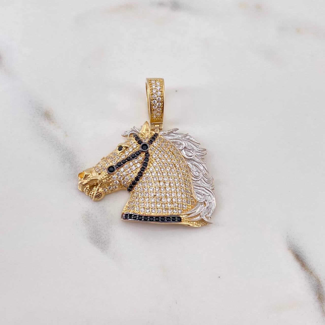 Pendant Horse 8.15gr / 3.5cm / Black and White Zircons Three 18K Golds &