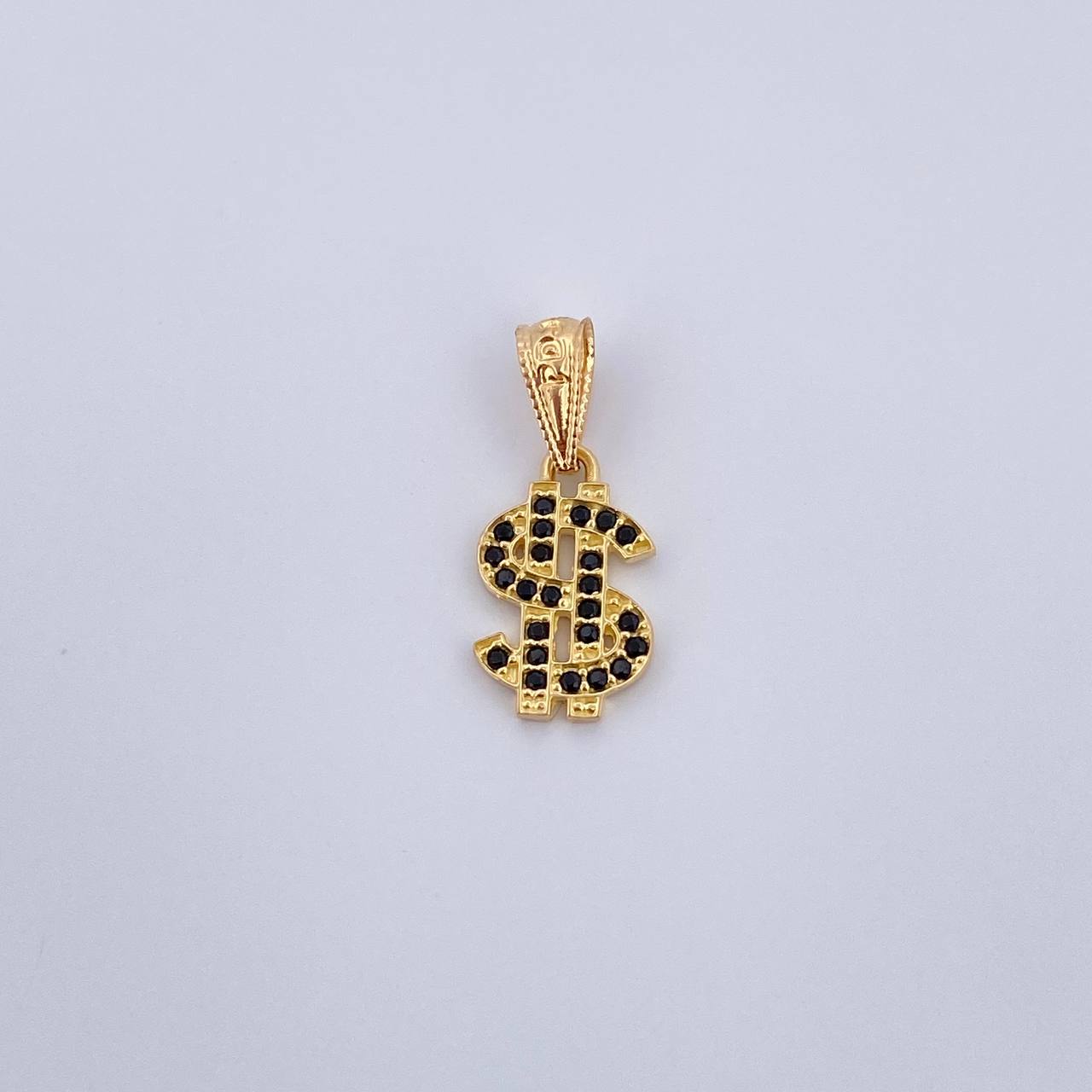 Dije Signo Peso 0.7gr / 1.7cm / Circones Negros Oro Amarillo 18K &