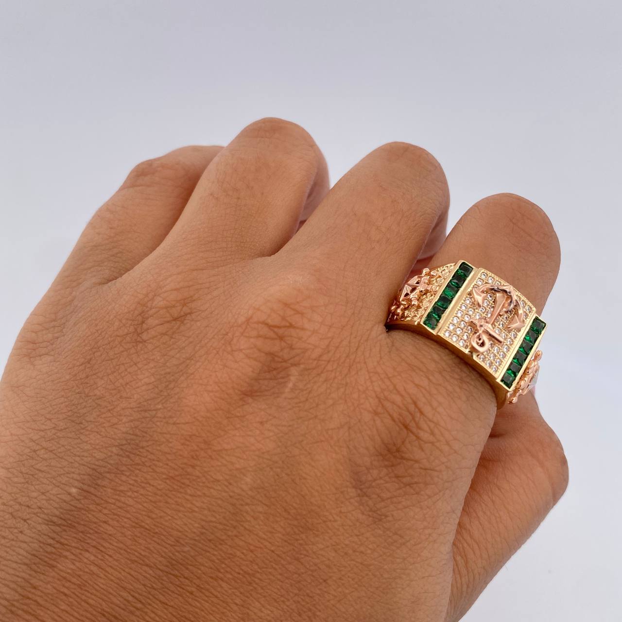 Anillo Ancla Timon 10gr / T10 / Circones Blancos Verdes Tres Oro 18K $