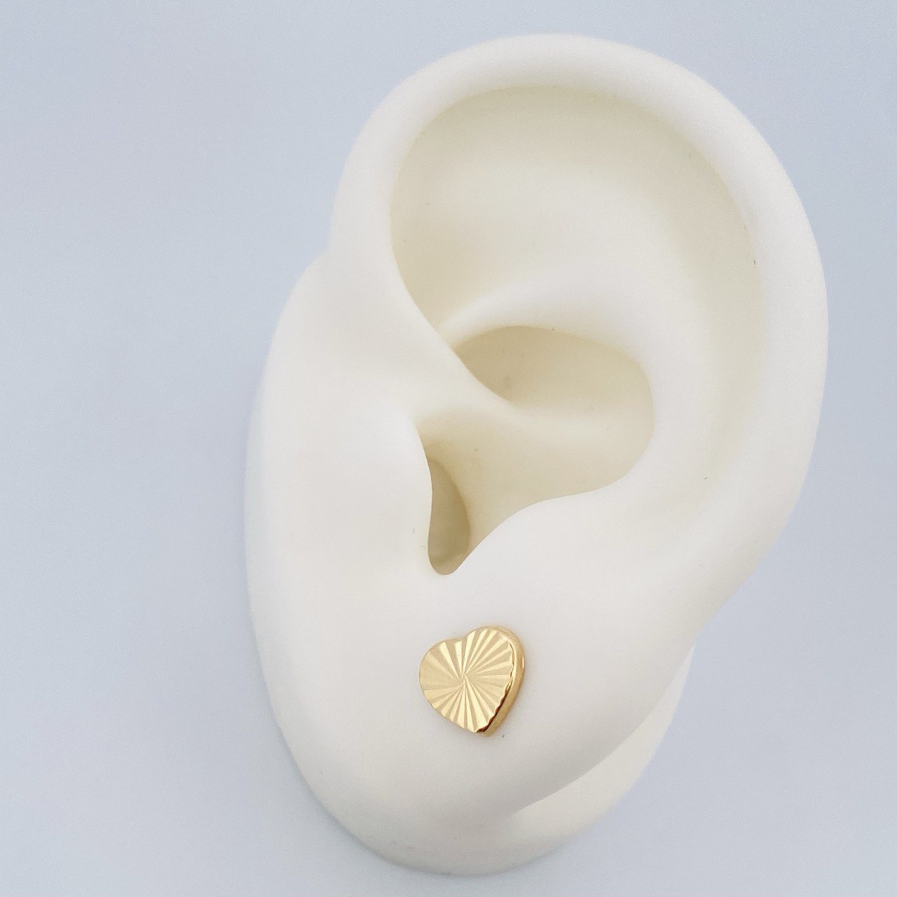 Stud Earrings Heart 0.75gr / 18K Yellow Gold &
