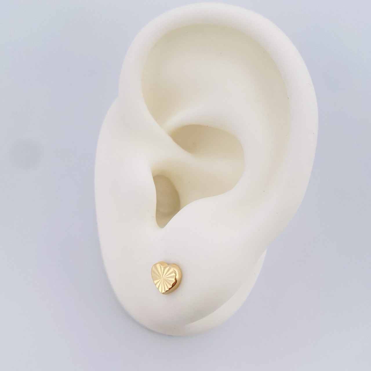 Stud Earrings Heart 0.6gr / 18K Yellow Gold &