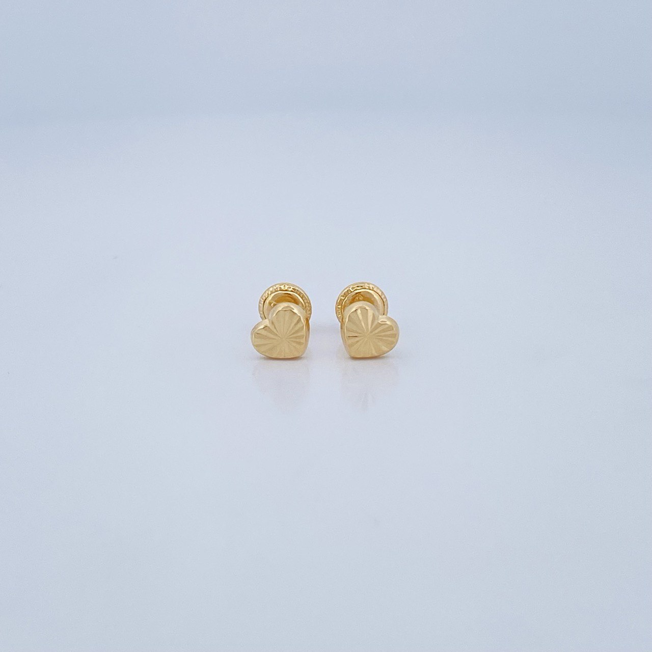 Stud Earrings Heart 0.6gr / 18K Yellow Gold &