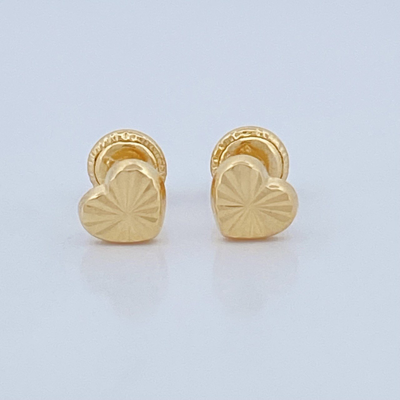 Stud Earrings Heart 0.6gr / 18K Yellow Gold &