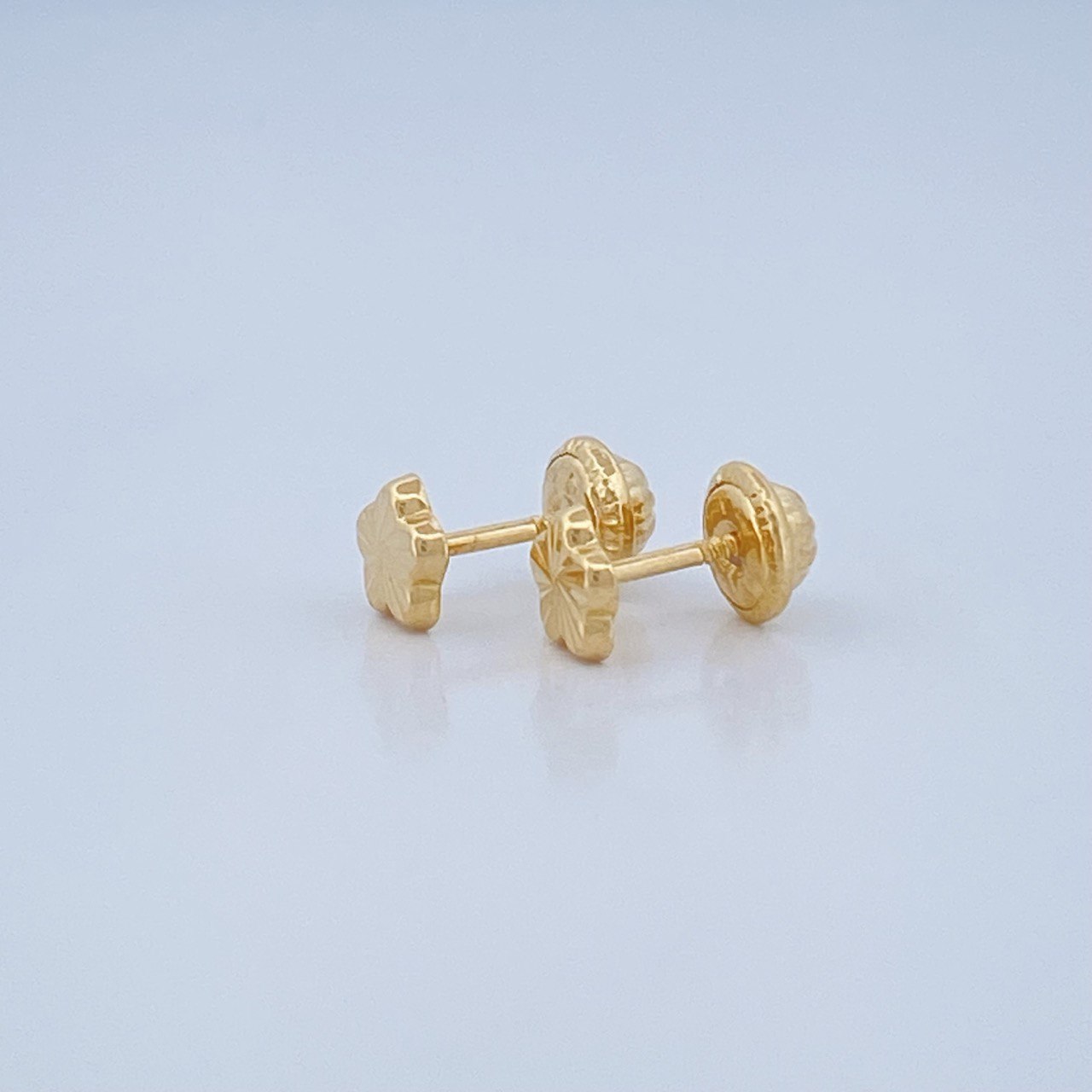 Stud Earrings Clover 0.5gr / 18K Yellow Gold &