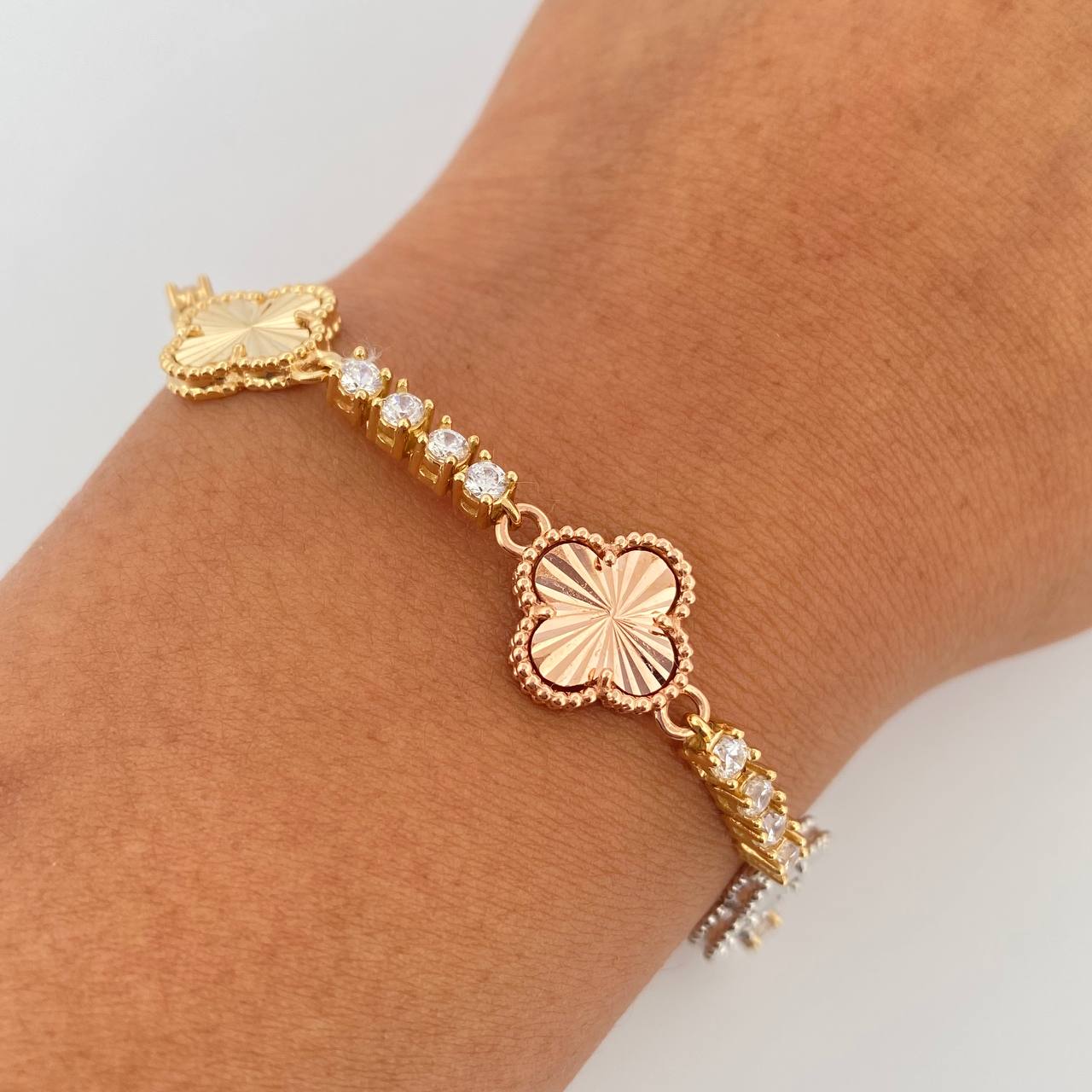 Tennis Bracelet Clover 17gr / 20.2cm / Three Nac.Esp. Gold 18K &
