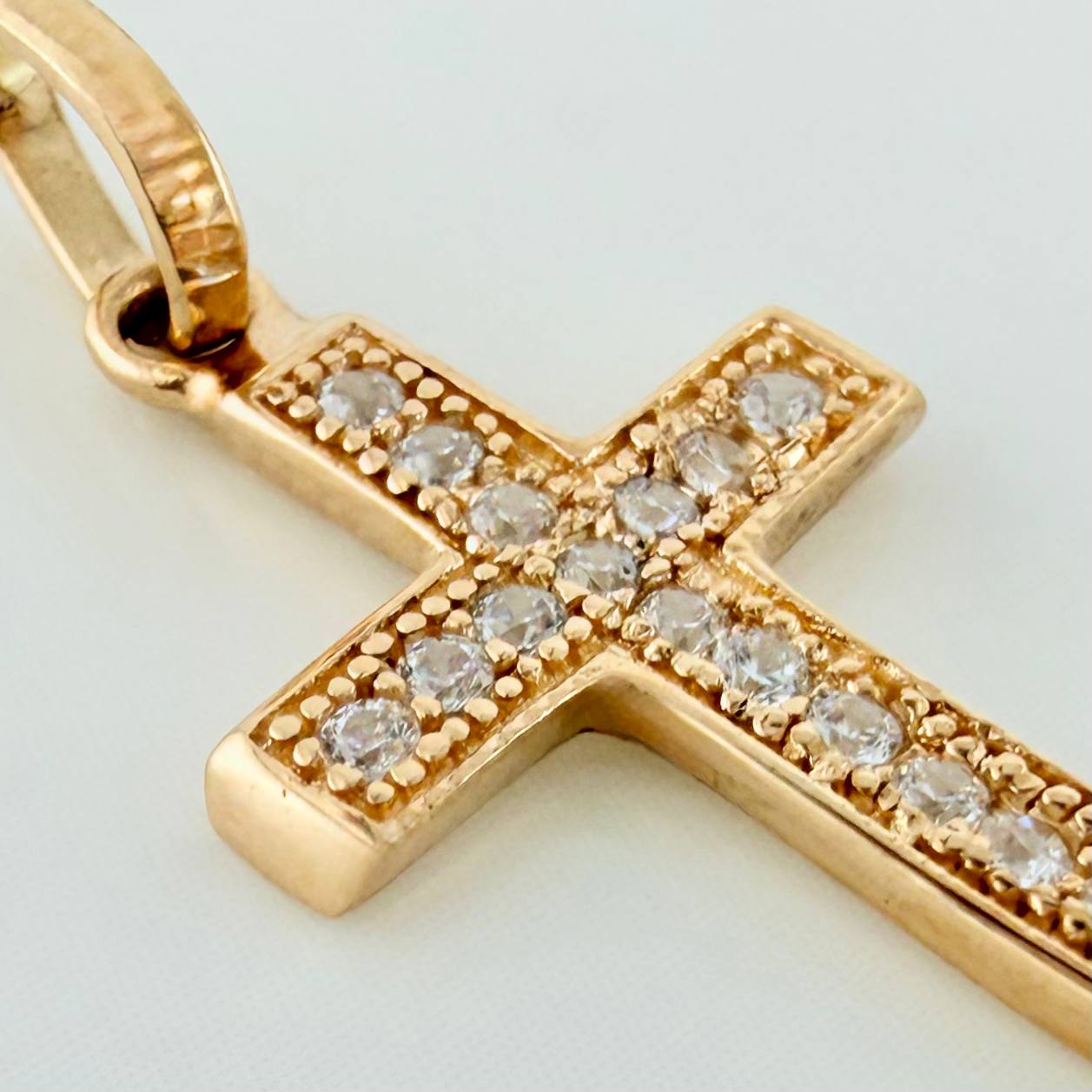 Dije Cruz 0.95gr / 1 in / Oro Amarillo 18K %