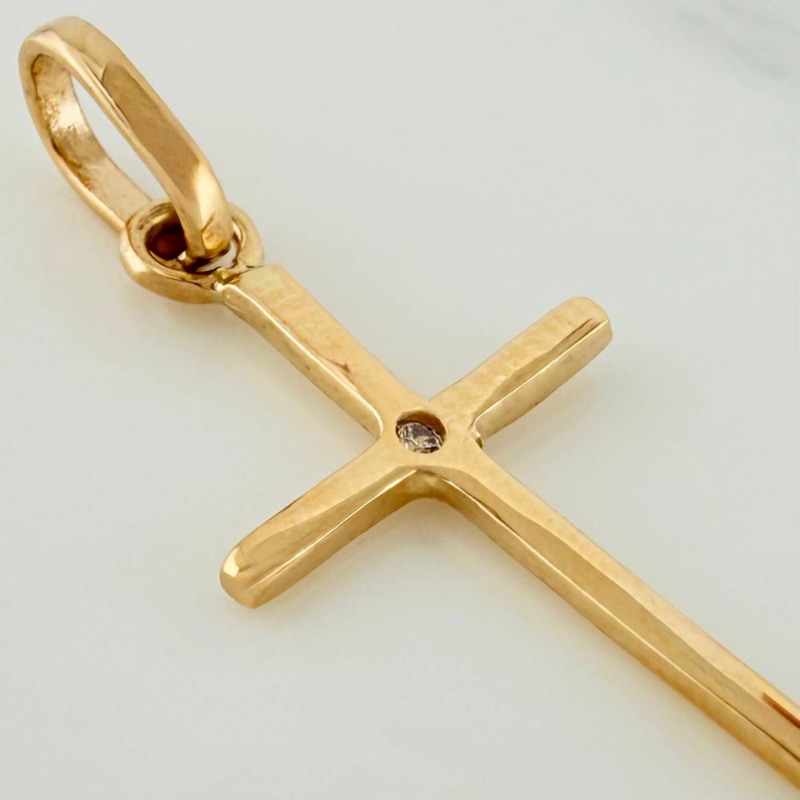 Dije Cruz 0.8gr / 1 1/2 in / Oro Amarillo 18K &