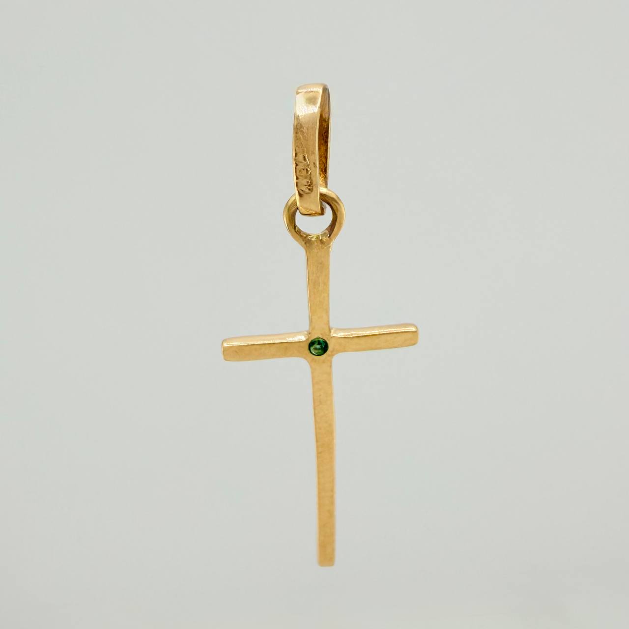 Dije Cruz 0.65gr / 1 1/4 in / Oro Amarillo 18K &
