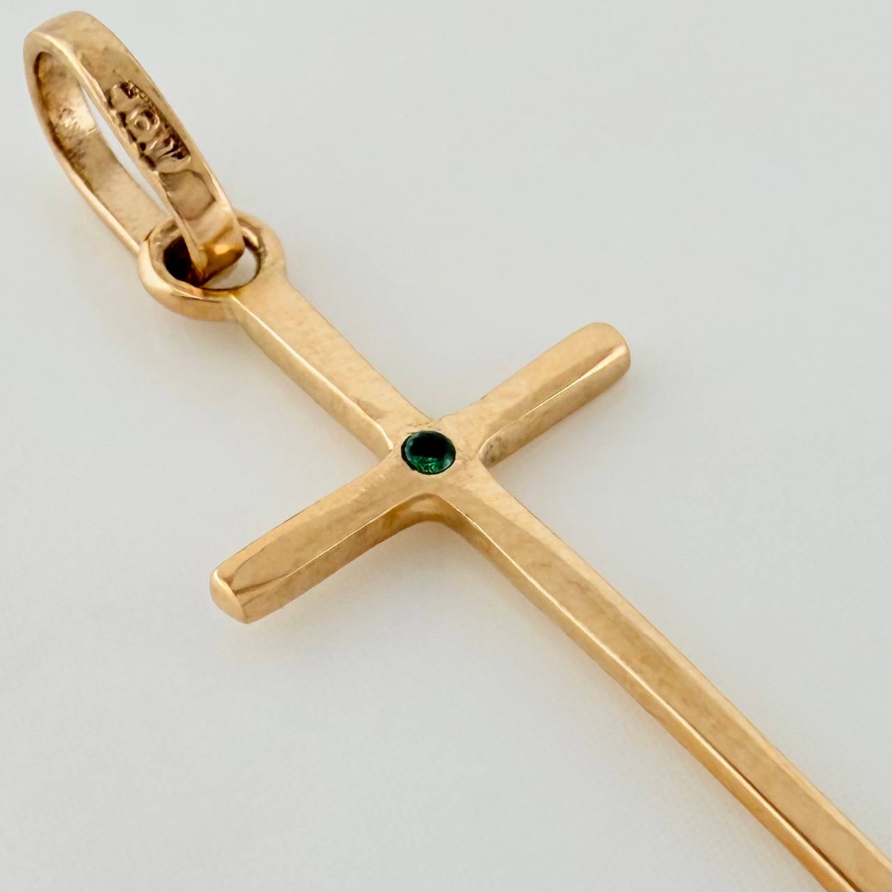 Dije Cruz 0.65gr / 1 1/4 in / Oro Amarillo 18K %