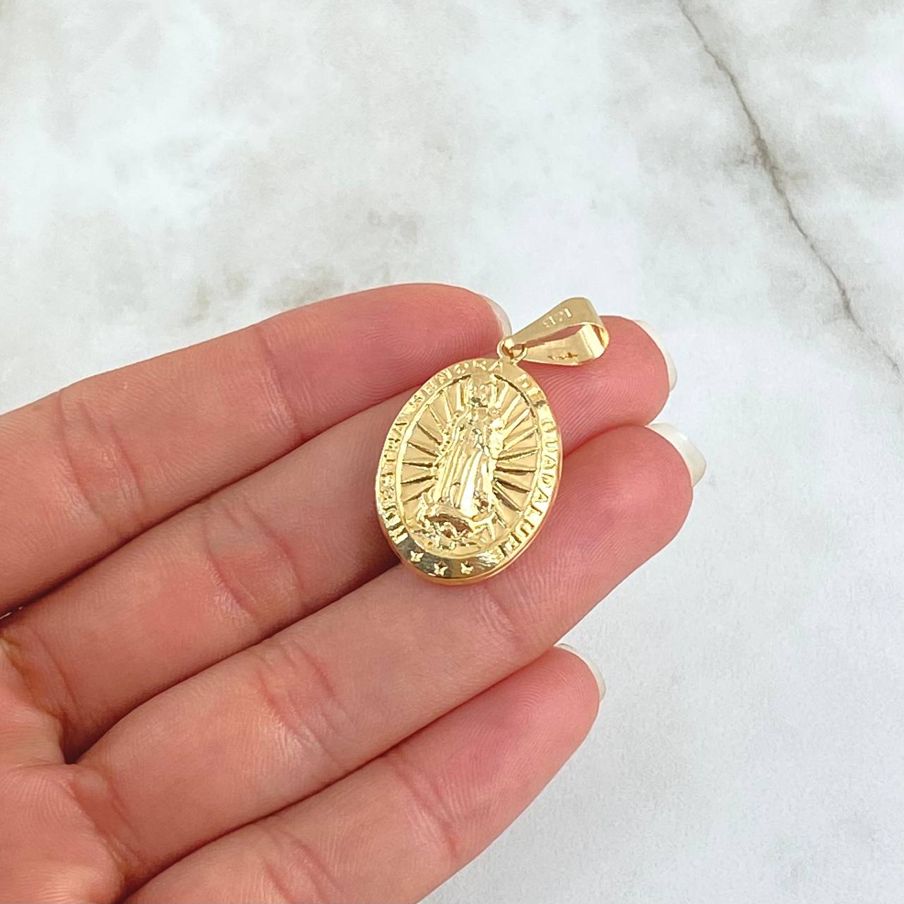 Pendant Virgin Guadalupe 2gr / 3.2cm / Smooth Stamped 18K Yellow Gold ©