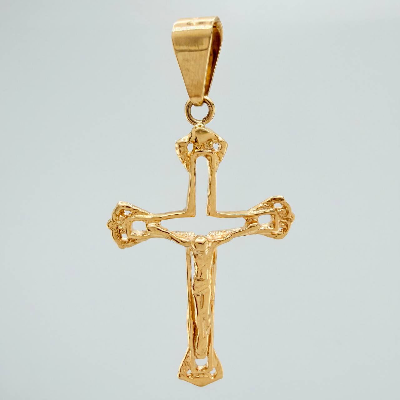 Dije Cruz Cristo 1.8gr / 1 1/2 in / Oro Amarillo 18K $
