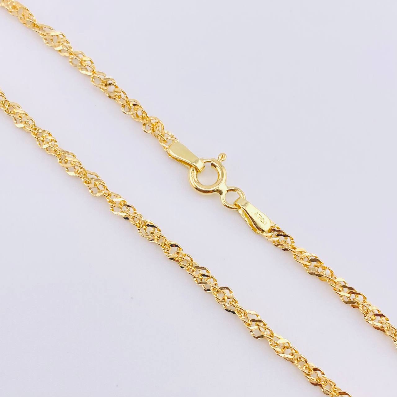 Cadena Singapur 1.95gr / 17 3/4 in / 2.3mm Oro Amarillo +3 18K