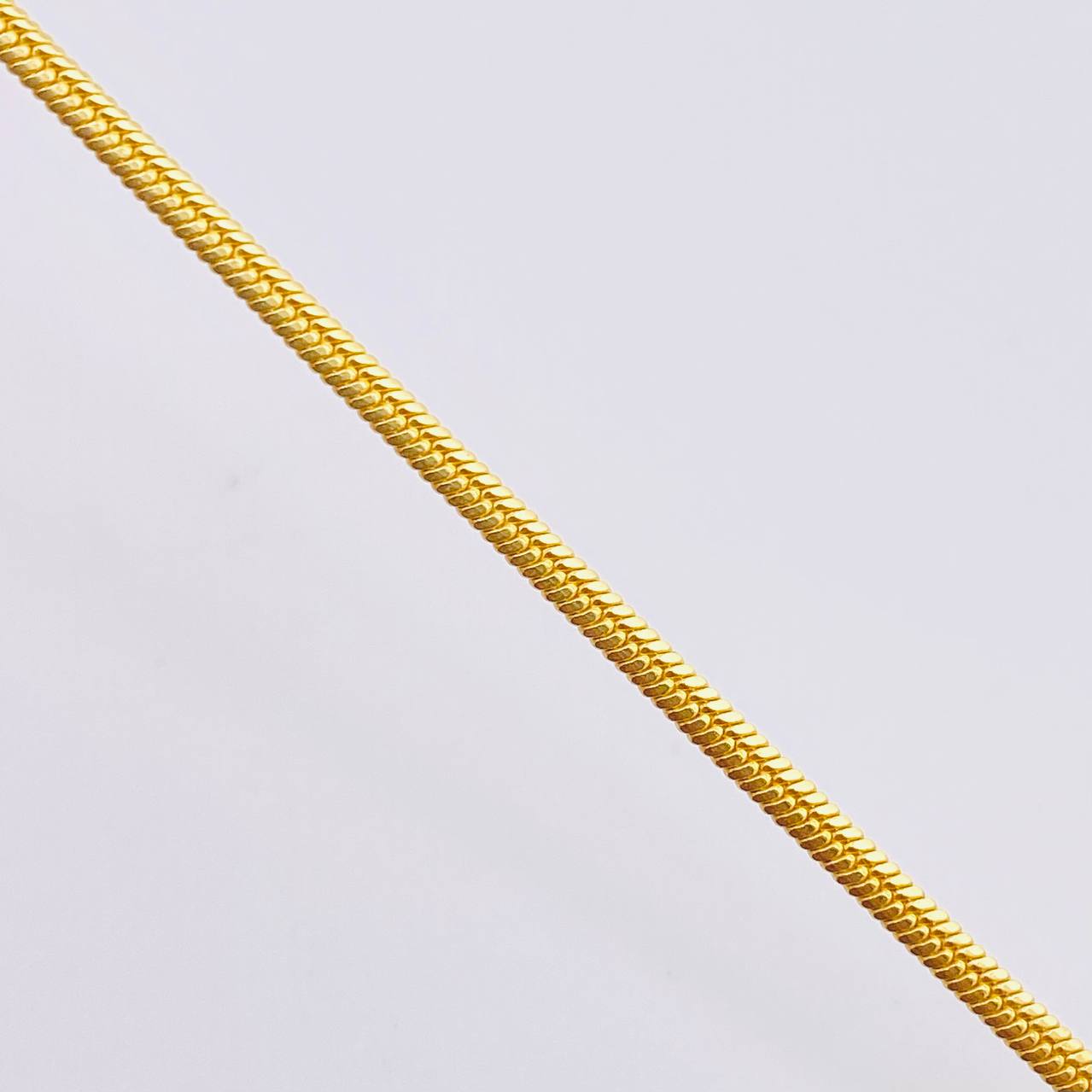 Pulso Serpiente 3.4gr / 7 1/4 in / 2.1mm Oro Amarillo +3 18K *
