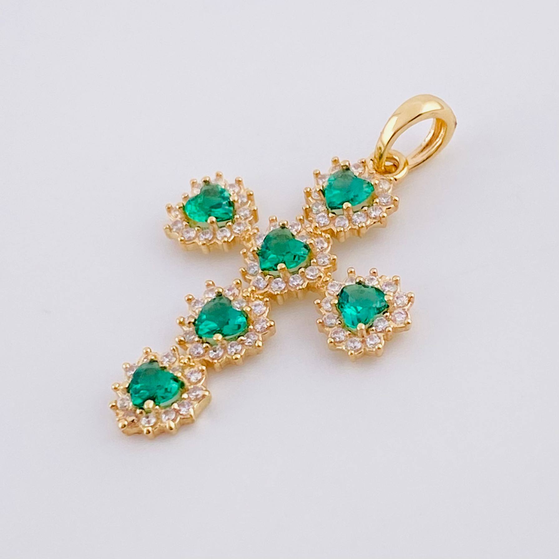 Dije Cruz Corazones Tupidos 2.05g / 1 1/4 in Oro Amarillo 18K