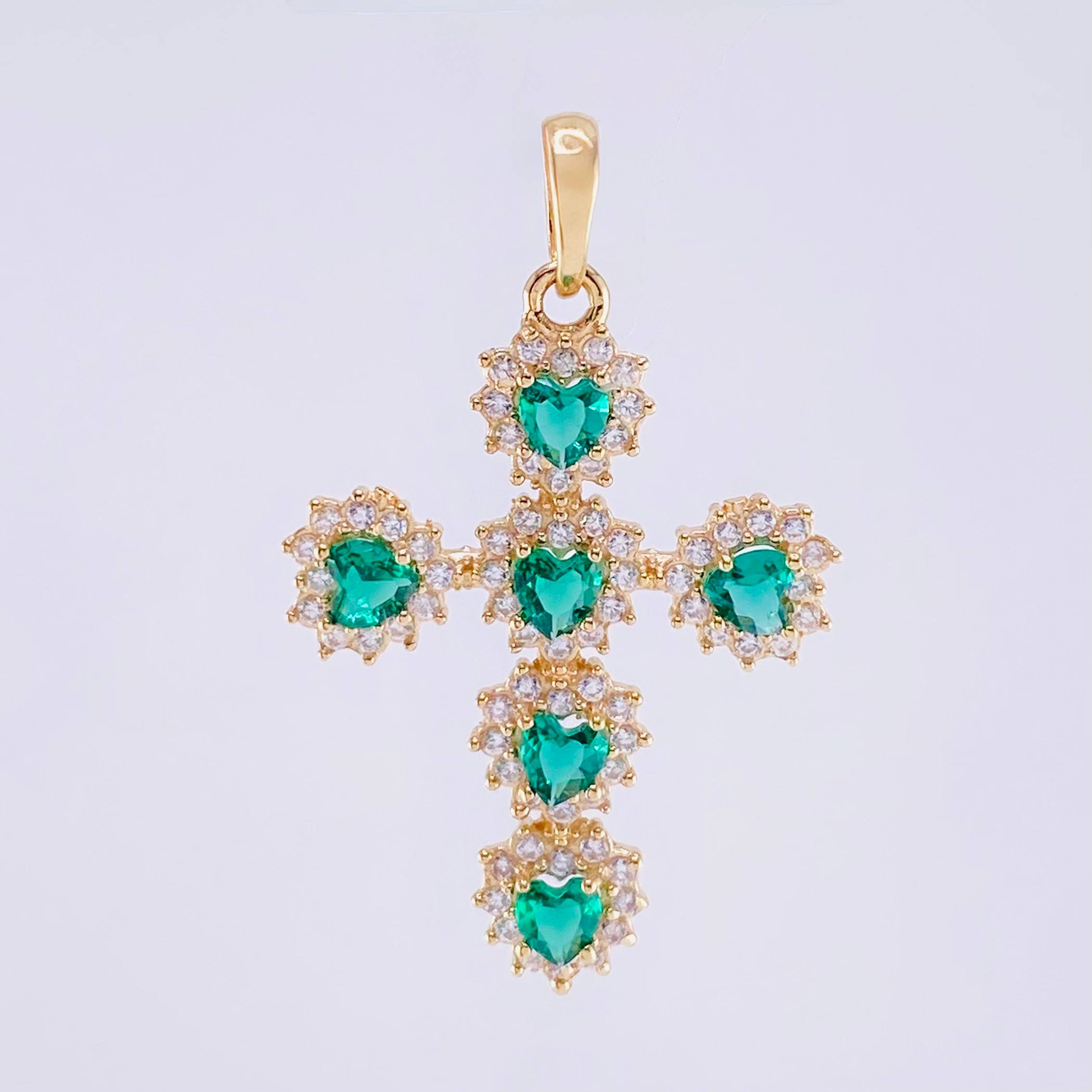 Dije Cruz Corazones Tupidos 2.05g / 1 1/4 in Oro Amarillo 18K