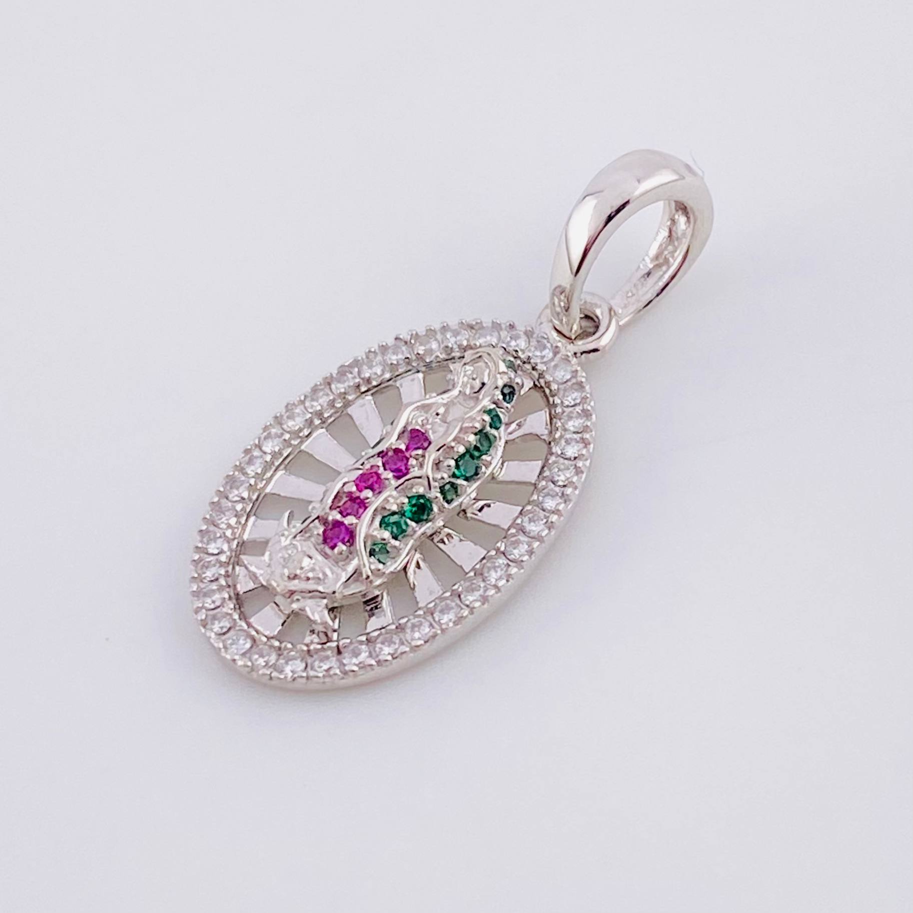 Dije Virgen de Guadalupe Ovalo Filigrana 2.2g / 1 in Oro Blanco 18K