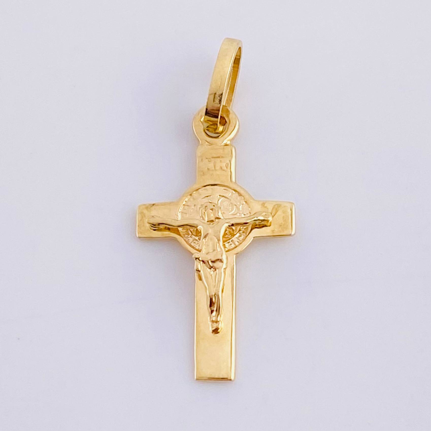 Dije Cruz Cristo San Benito 1g / 1 in Oro Amarillo 18K
