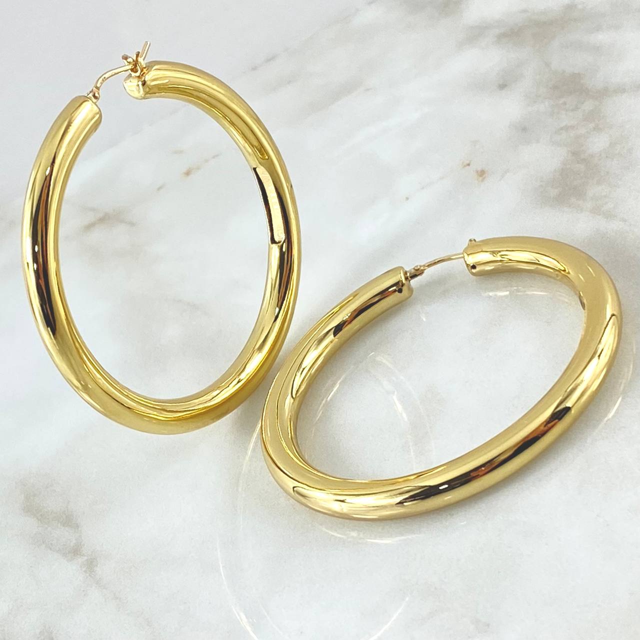 Hoop Earrings Smooth Bulky Hoop 4.85gr / 2.2in / 18K Gold +4 (Offer)