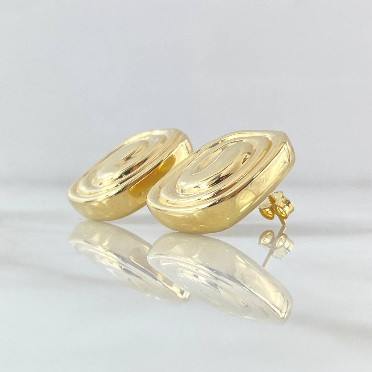 Stud Earrings Maya Spiral Square 3.4gr / 0.8in / 18K Gold +4$