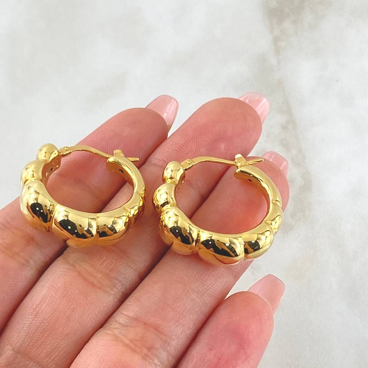 Hoop Earrings Shell Clam 6.3gr / 1.0in / 18K Gold +4$