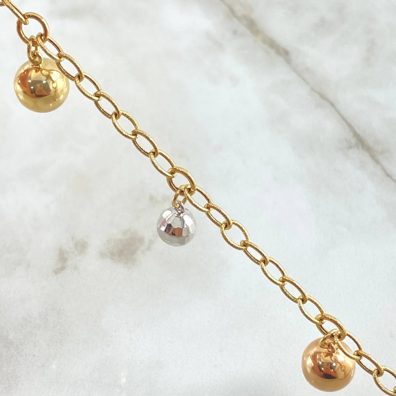 Pulso Aro Seguido Bolas Colgantes 5.55gr / 19cm / 4mm Diamantadas Lisas Tres Oros +4 18K ©