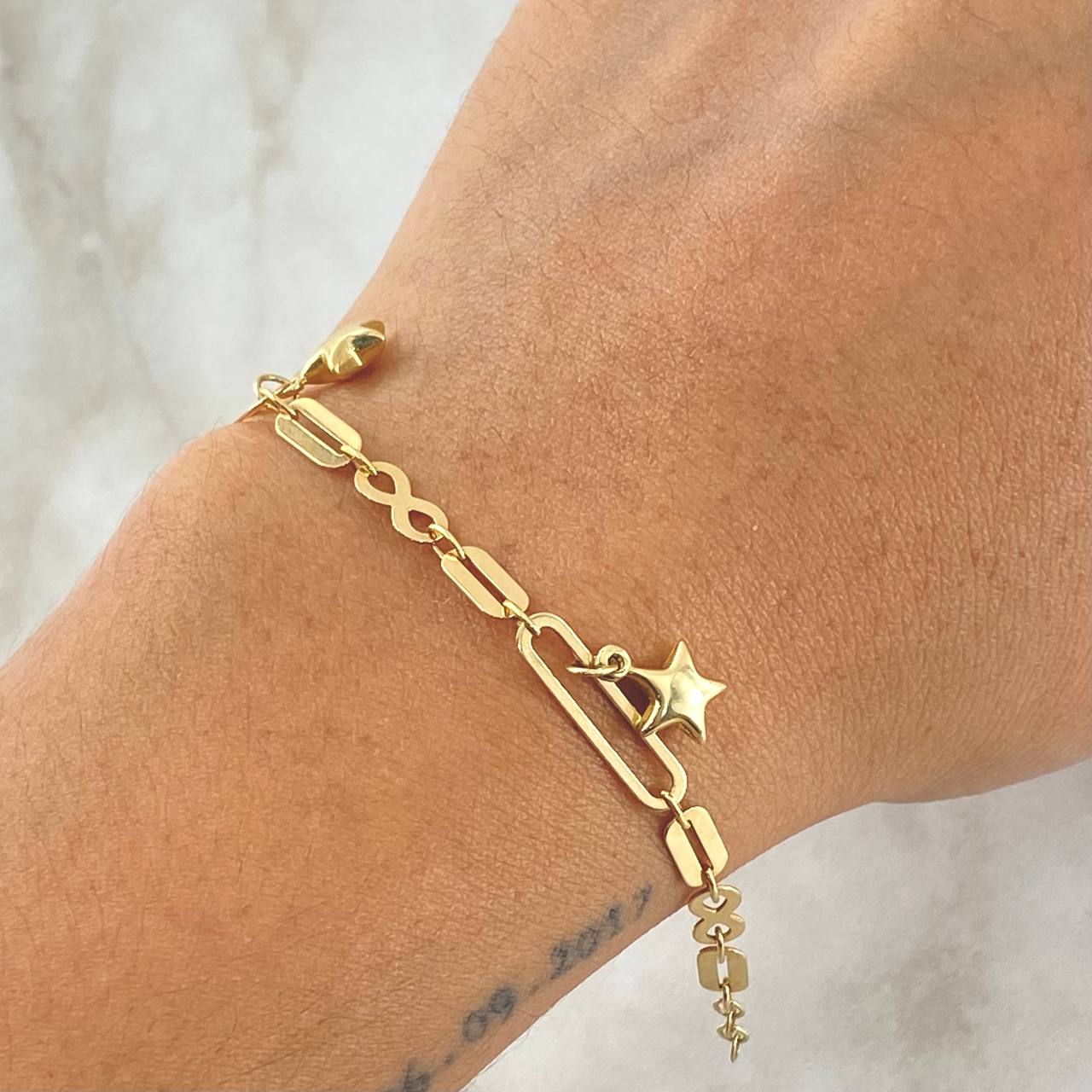 Pulso Cajon Infinito Especial 4.2gr / 19cm / 4mm Estrellas Oro Amarillo +4 18K ©