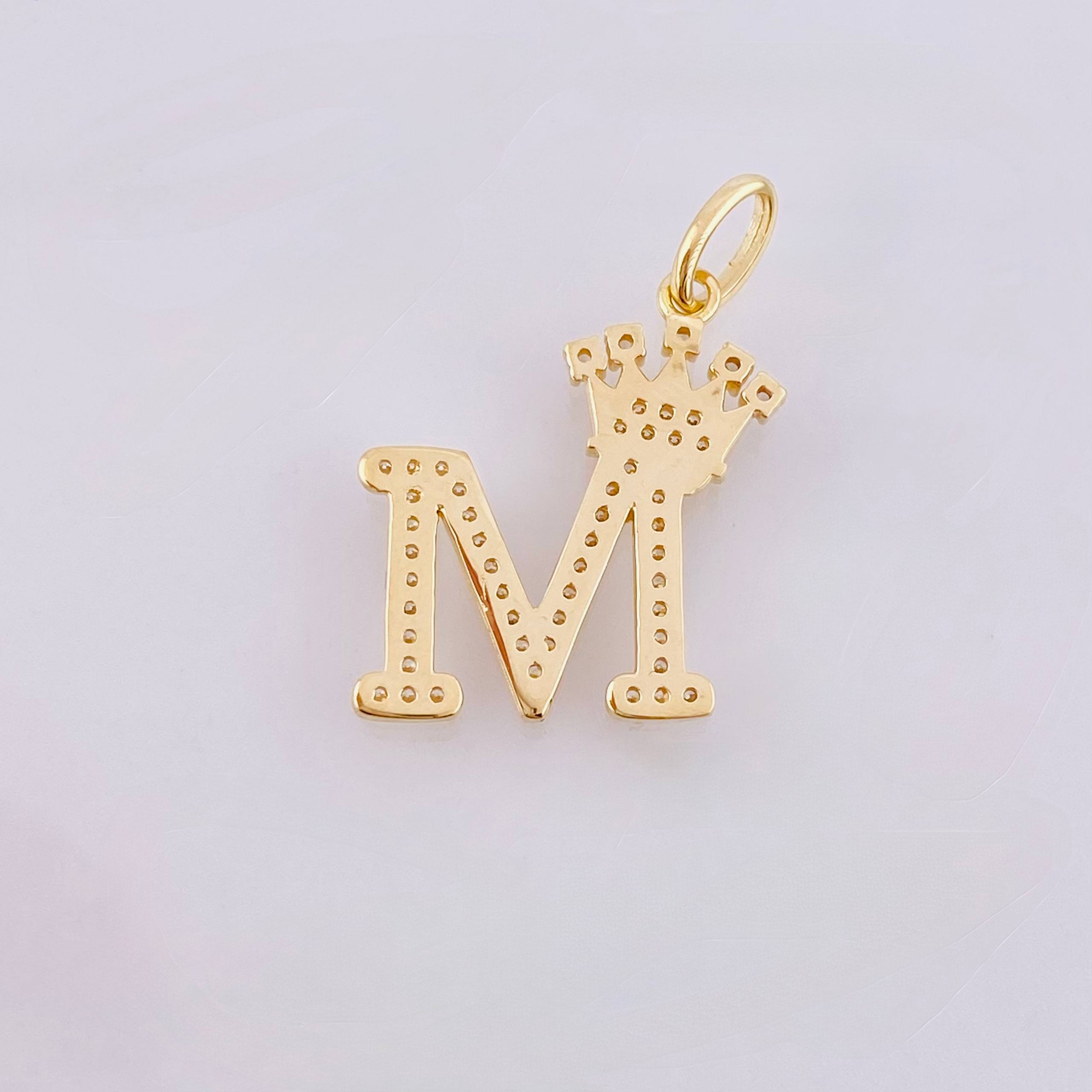 Pendant Crown Letter M 2.3gr / 1 in / 18K Yellow Gold *